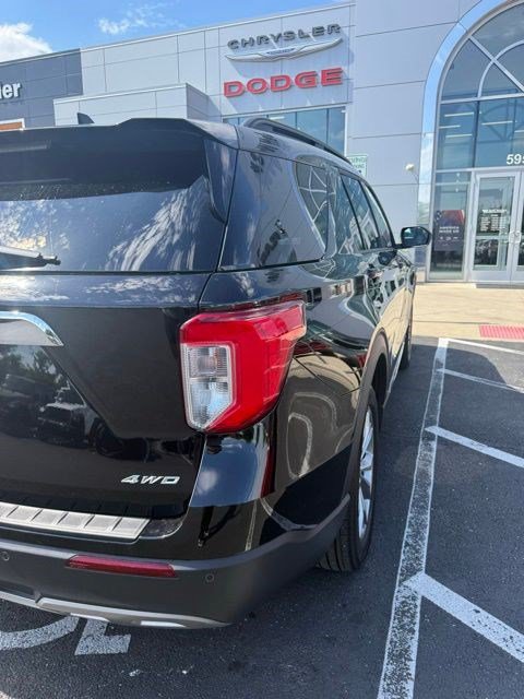 Used 2023 Ford Explorer XLT w/ Equipment Group 202A AWD/4WD image 6
