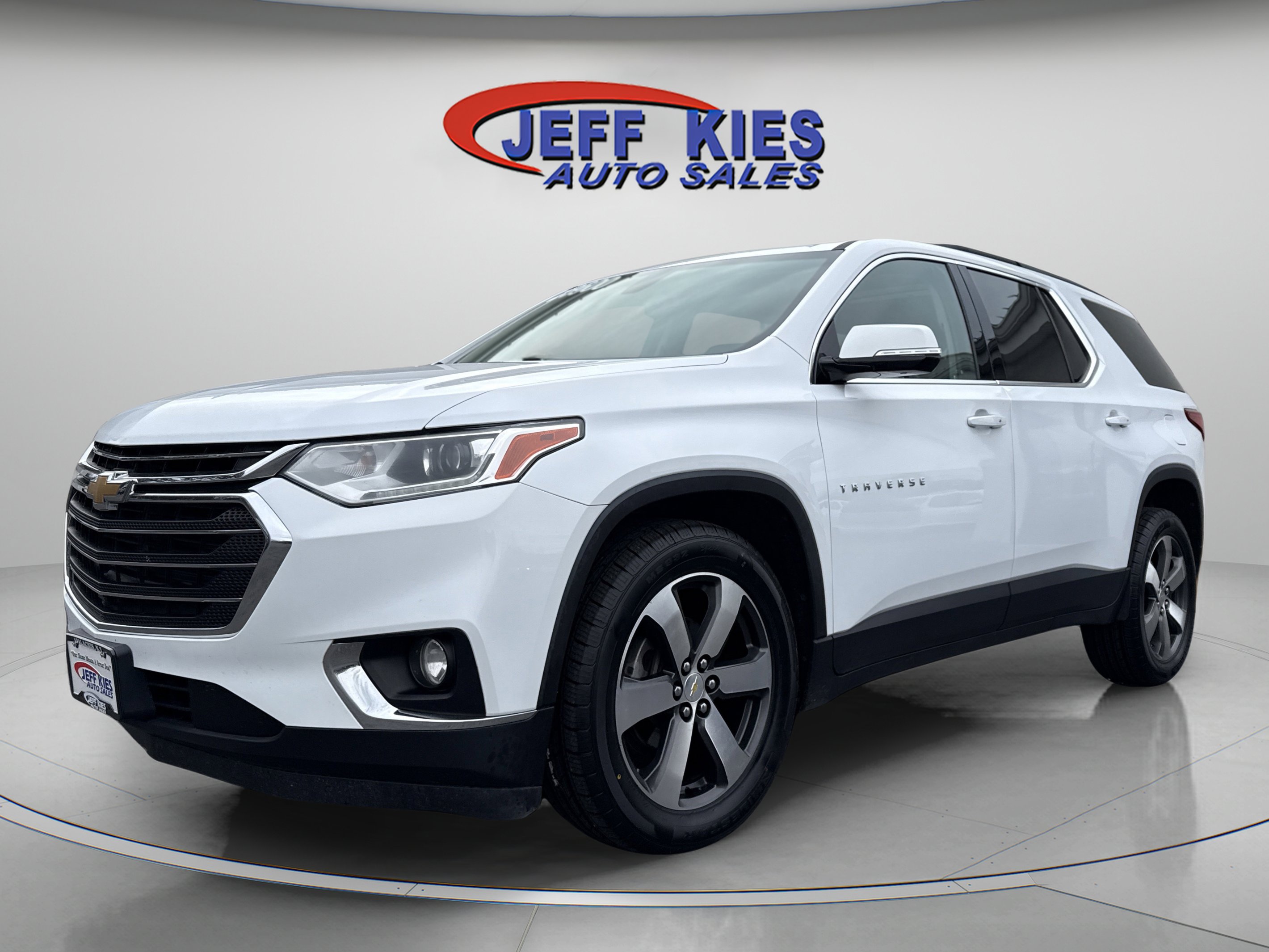 Used 2019 Chevrolet Traverse LT w/ LT Premium Package image 1