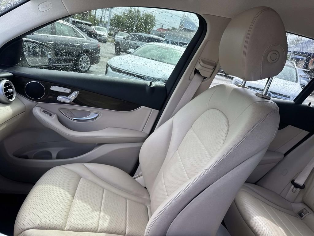 Used 2022 Mercedes-Benz GLC 300 image 17