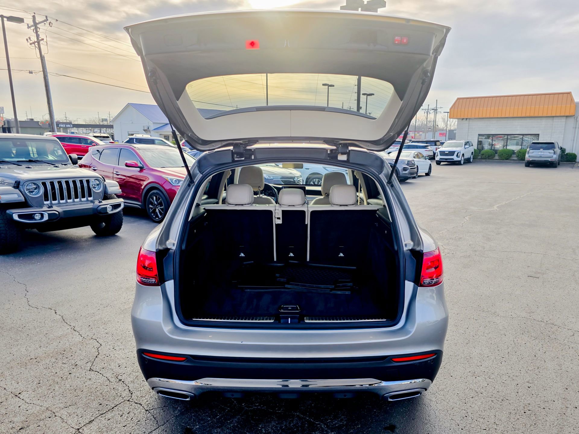 Used 2021 Mercedes-Benz GLC 300 4MATIC image 46