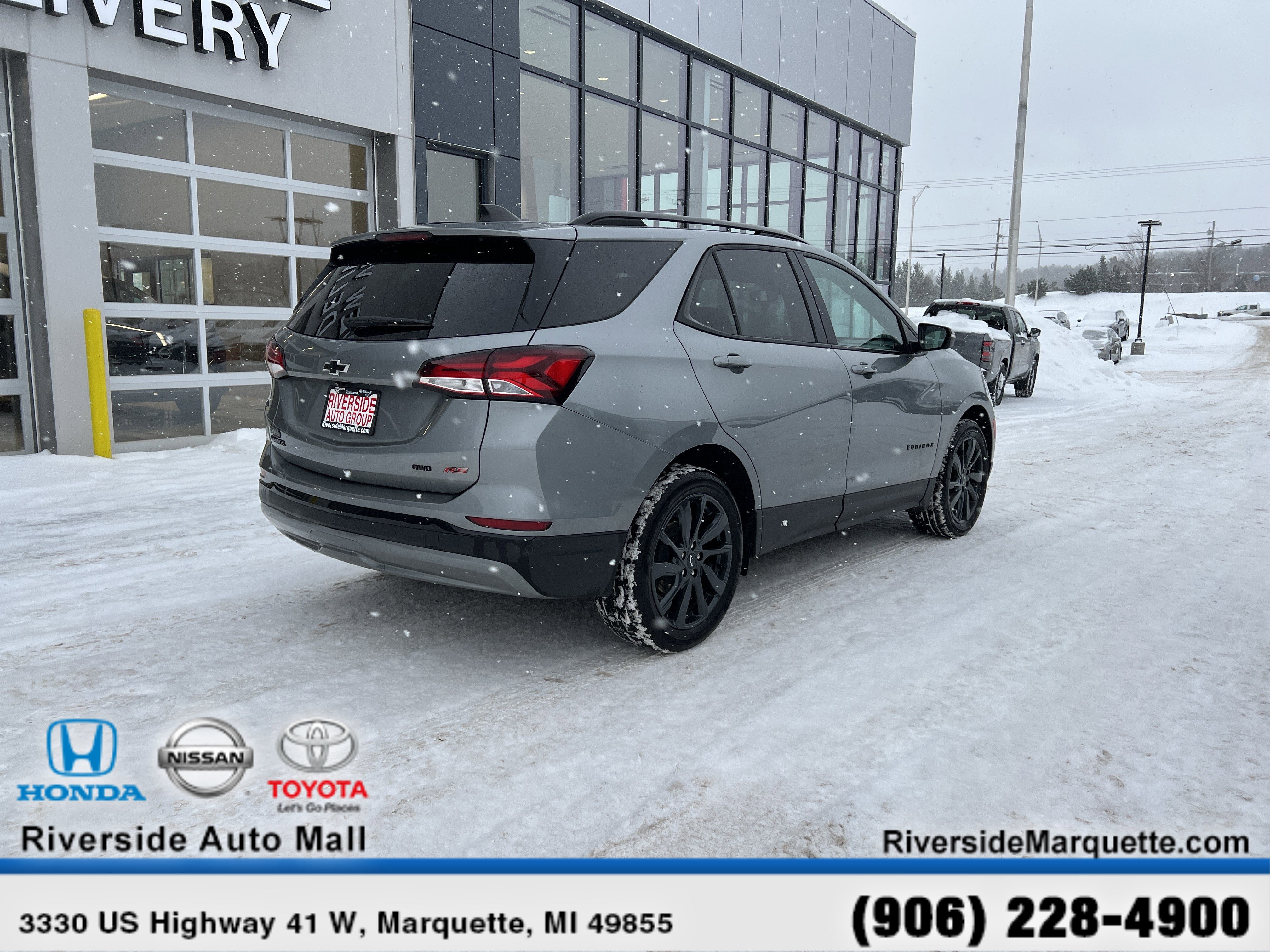 Used 2024 Chevrolet Equinox RS w/ RS Leather Package image 9