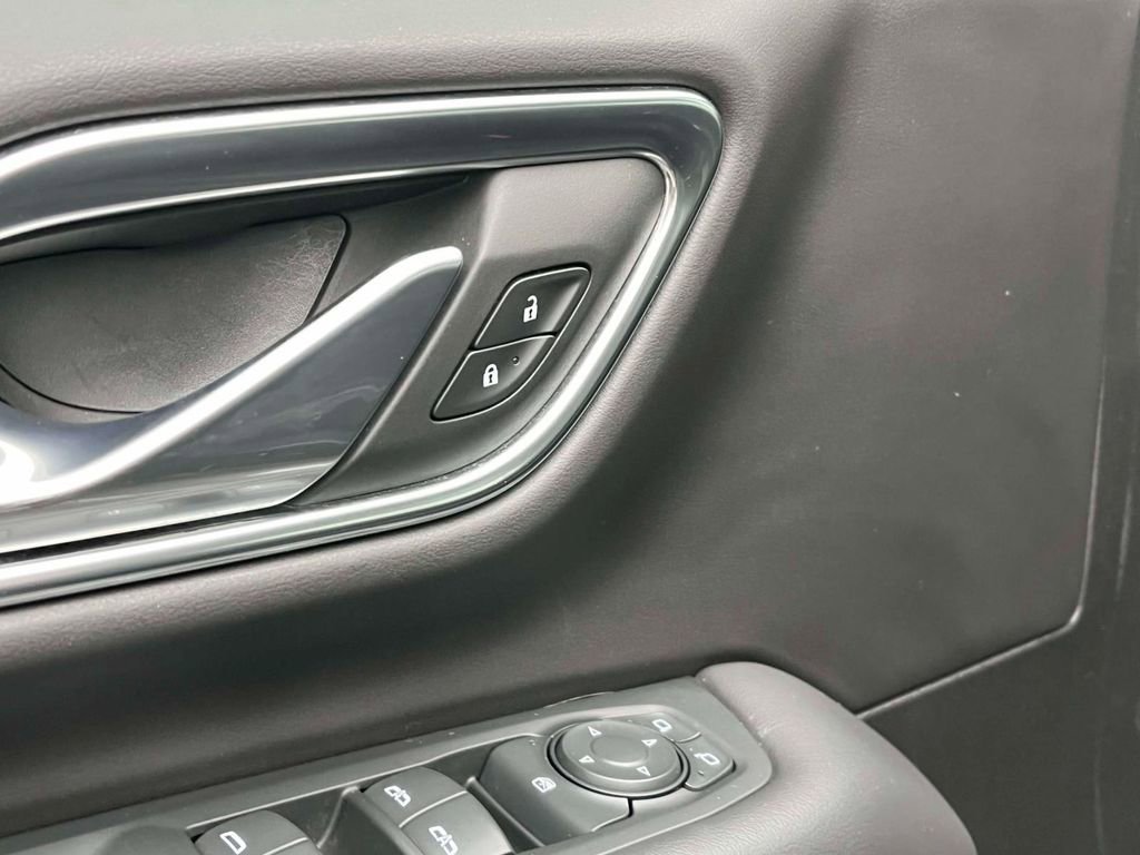 Used 2021 Chevrolet Suburban RST image 27