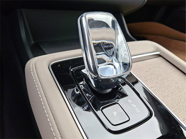 New 2026 Volvo XC90 B6 Plus w/ Protection Package Premier image 8