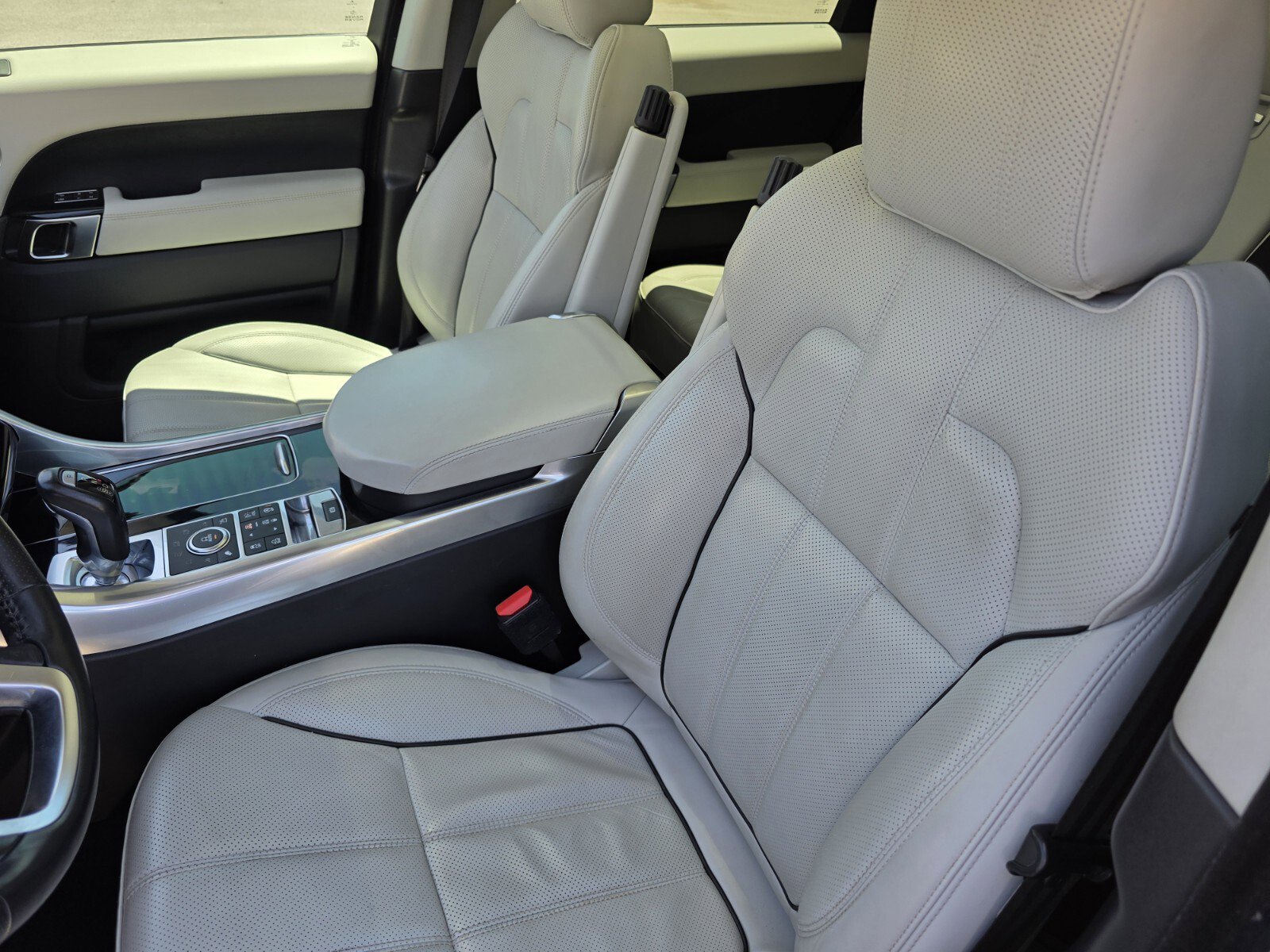 Used 2016 Land Rover Range Rover Sport Supercharged AWD/4WD image 12