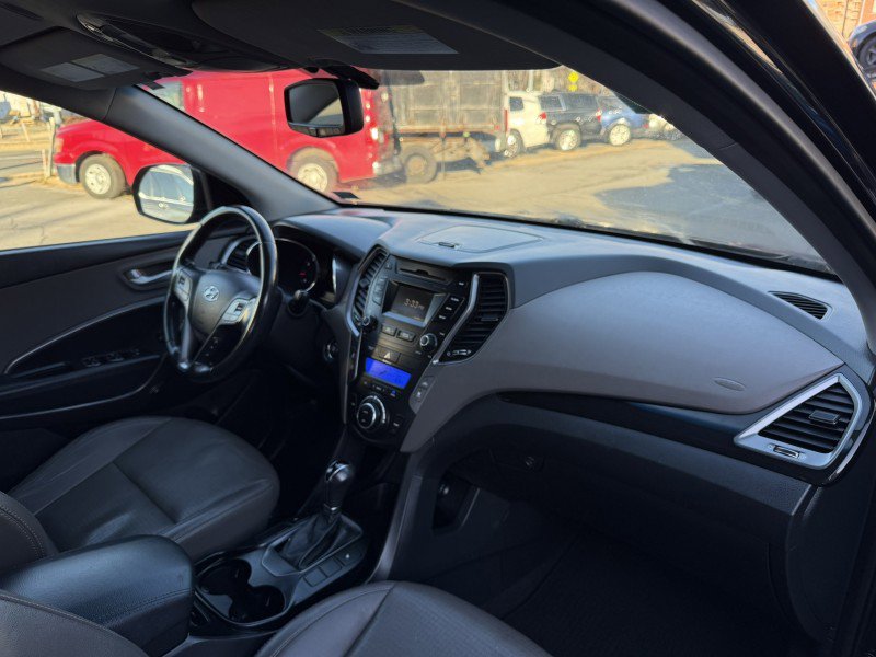 Used 2014 Hyundai Santa Fe GLS image 27