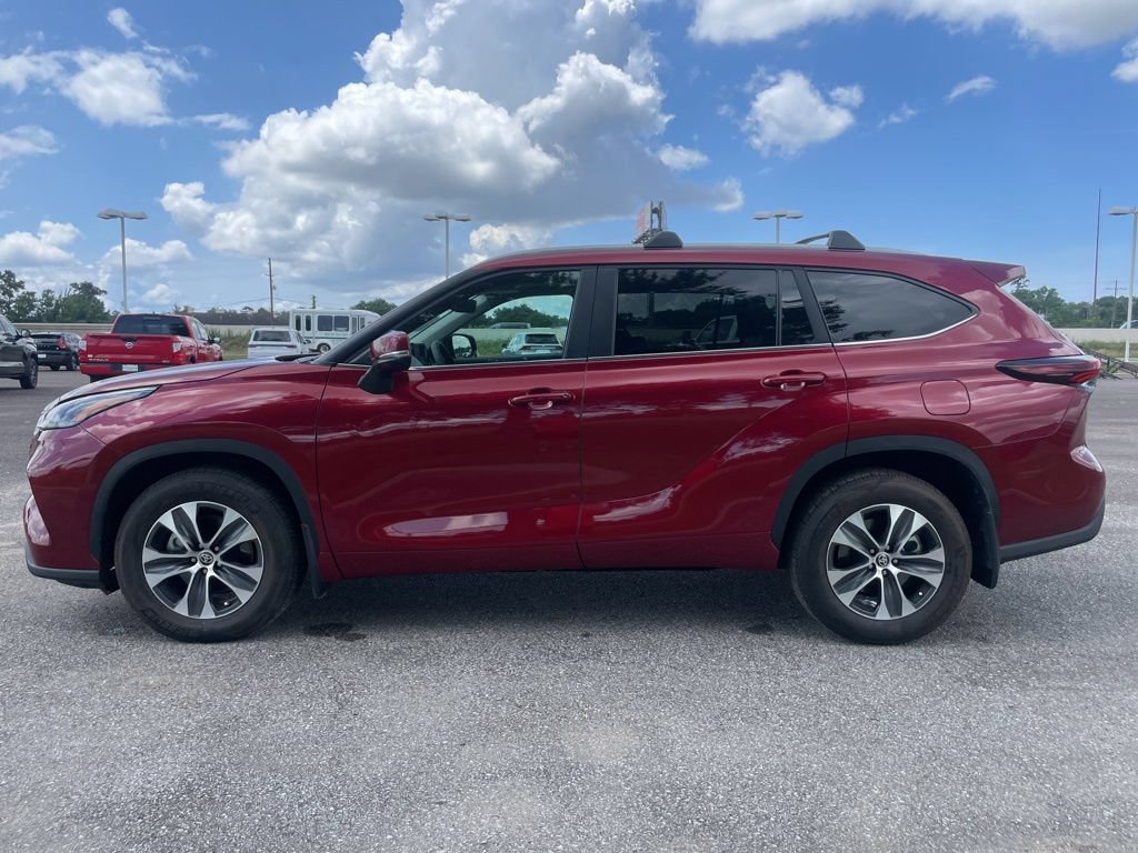 Used 2026 Toyota Highlander XLE AWD/4WD image 4