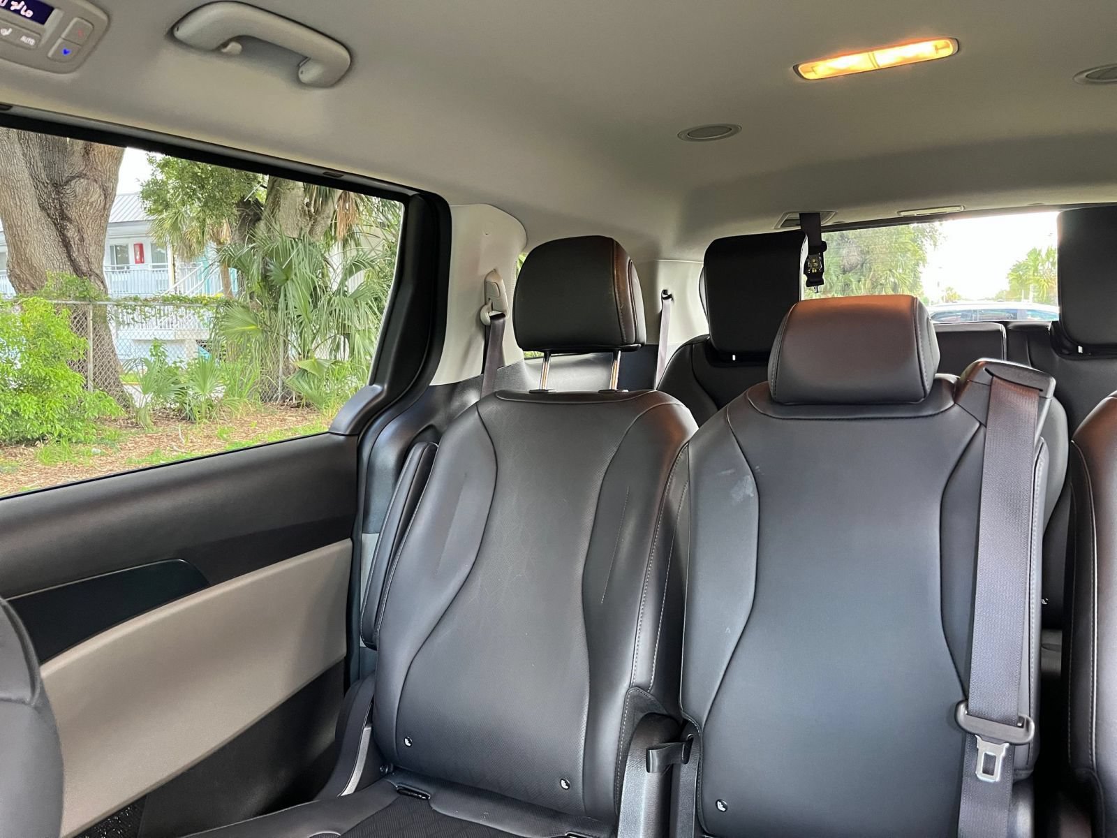 Used 2026 Kia Carnival FWD image 39