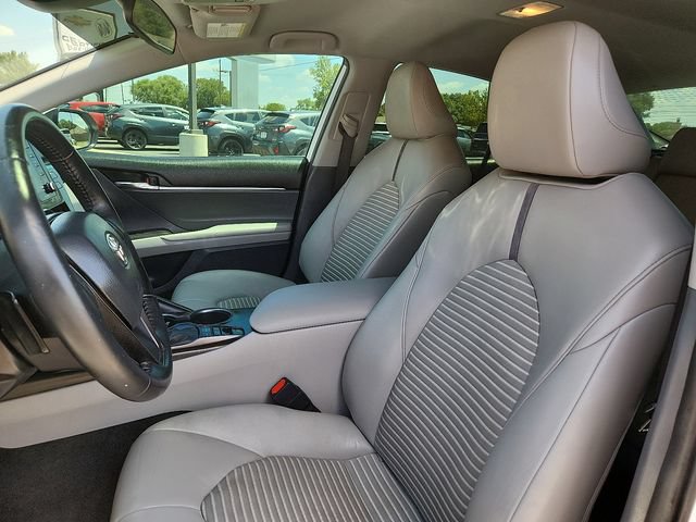 Used 2022 Toyota Camry SE FWD image 14