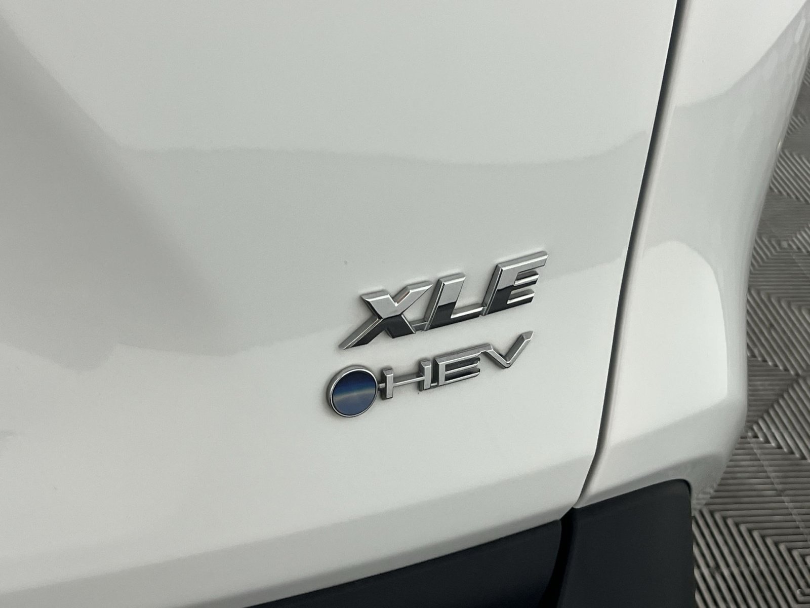 Used 2025 Toyota RAV4 XLE AWD/4WD image 27