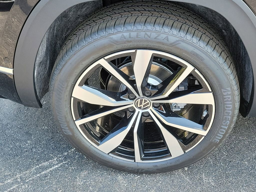 New 2026 Volkswagen Atlas Cross Sport SEL Premium R-Line image 5