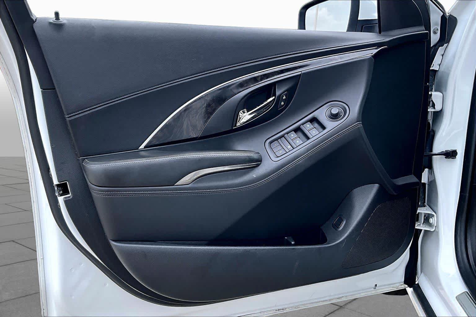 Used 2015 Buick LaCrosse Leather FWD image 19