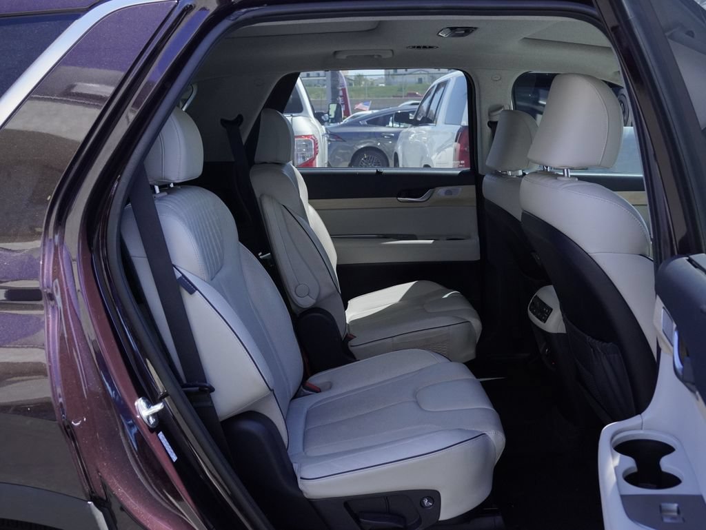 Used 2023 Hyundai Palisade Limited FWD image 27
