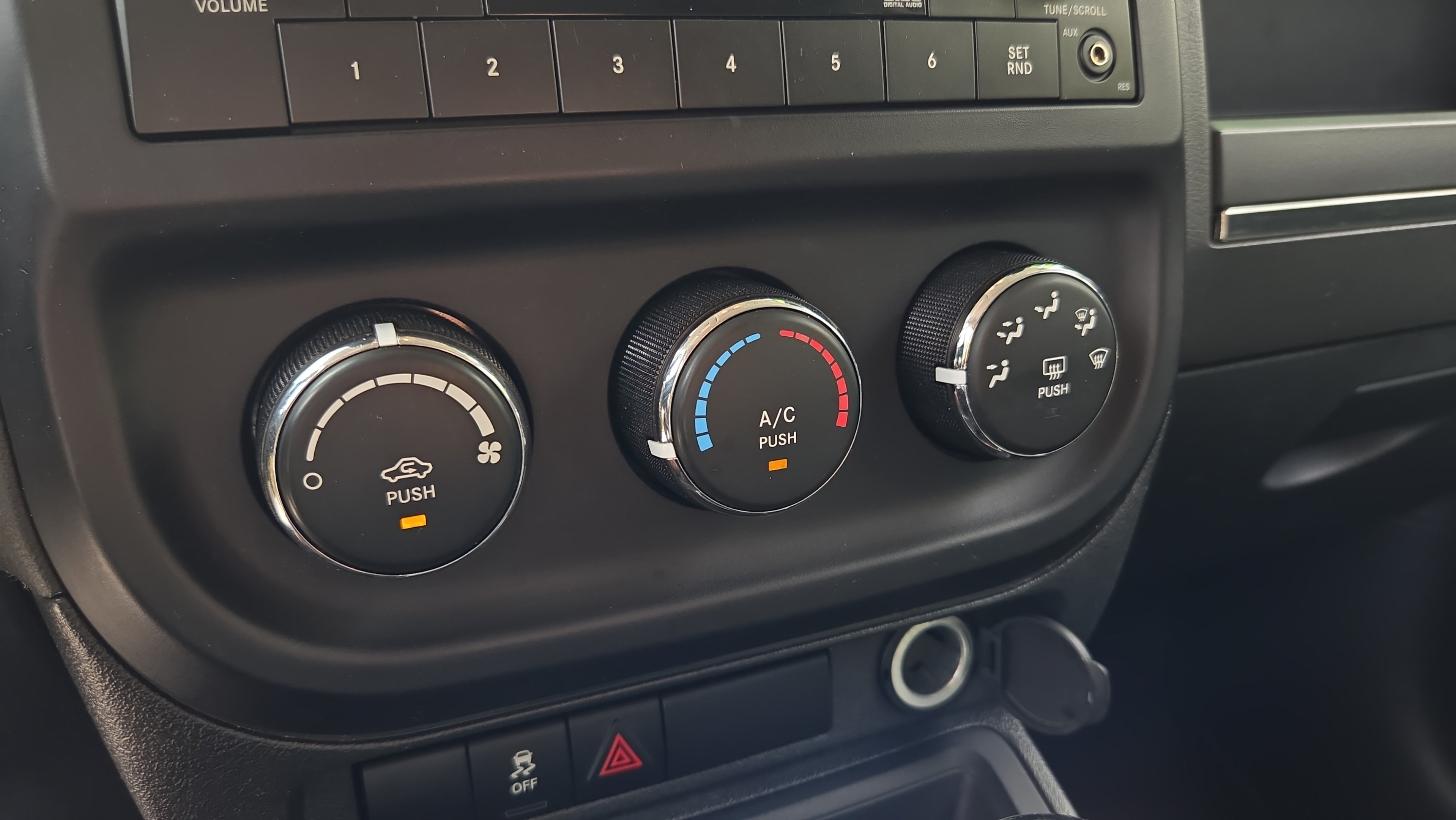 Used 2016 Jeep Patriot Sport w/ Power Value Group FWD image 23