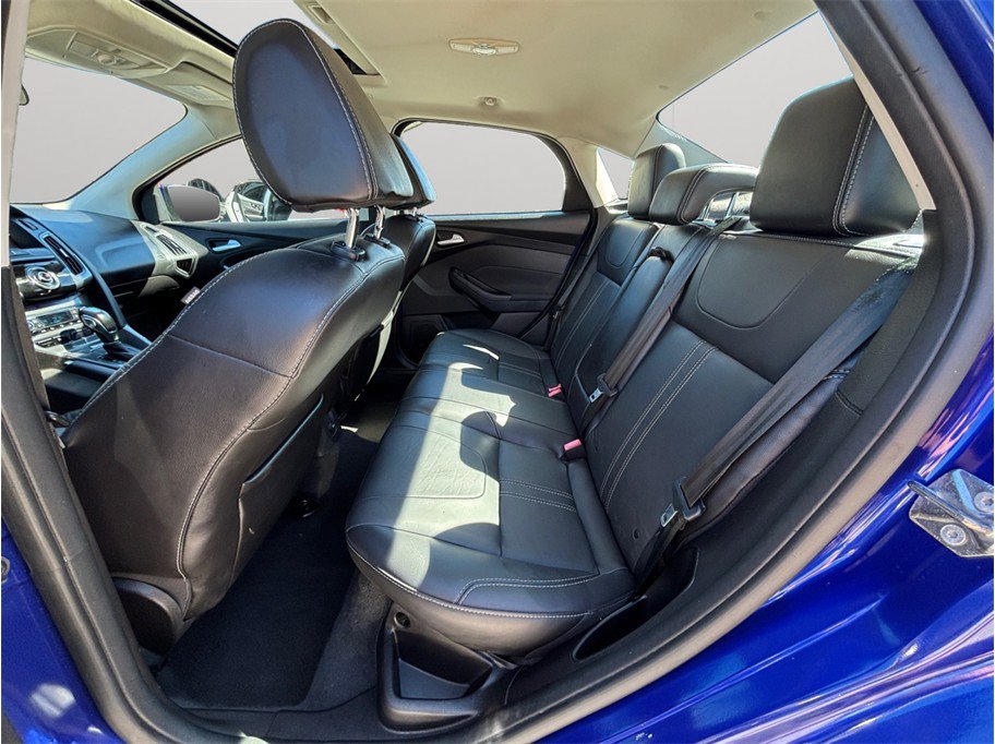 Used 2014 Ford Focus Titanium FWD image 32
