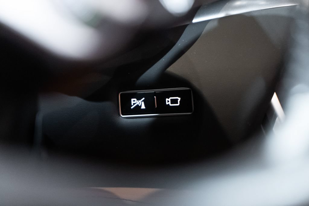 Certified 2020 Ferrari Portofino RWD image 39