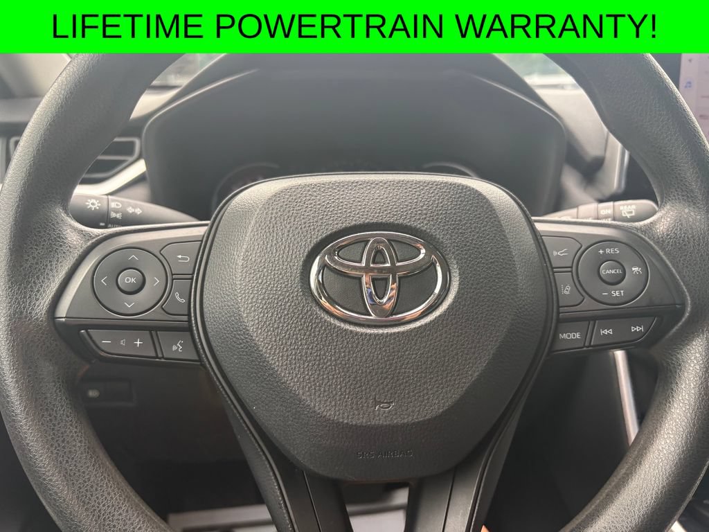 Used 2024 Toyota RAV4 XLE AWD/4WD image 7