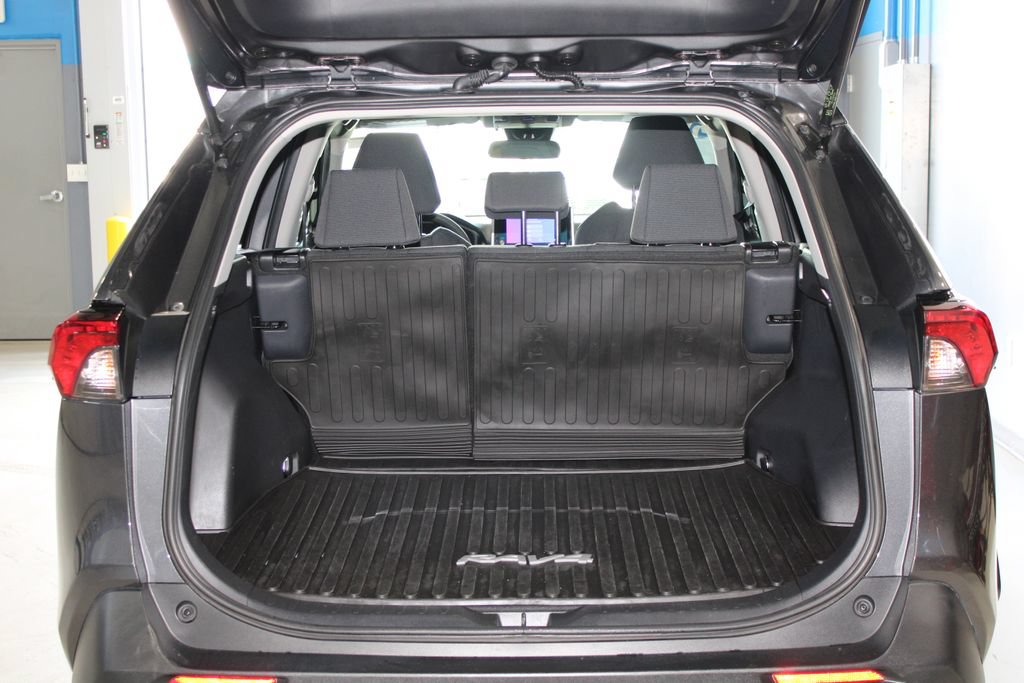 Used 2024 Toyota RAV4 LE AWD/4WD image 23