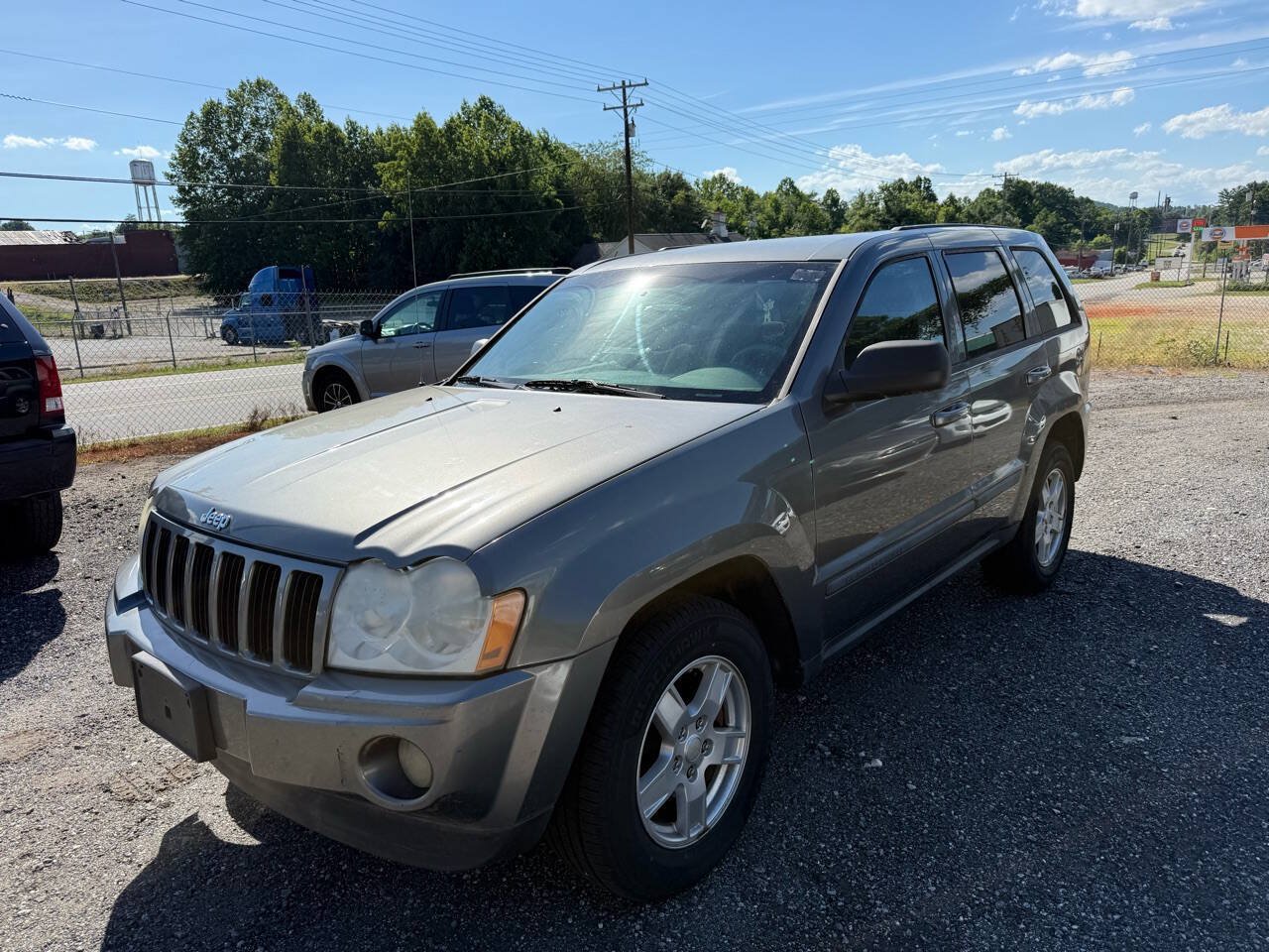 Used 2007 Jeep Grand Cherokee Laredo AWD/4WD image 2