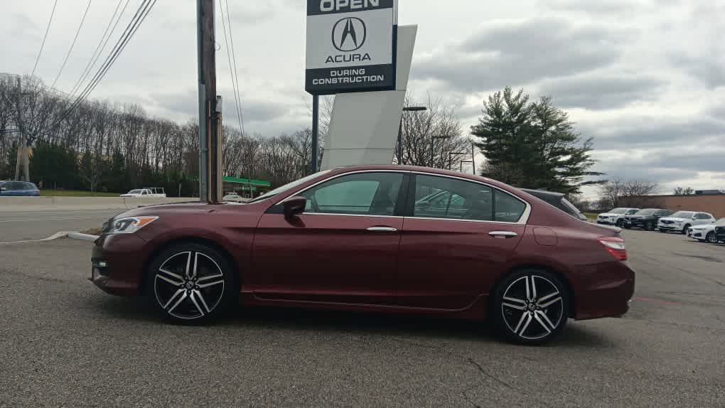 Used 2016 Honda Accord Sport image 2