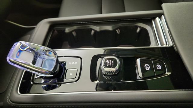 New 2026 Volvo XC90 T8 Plus w/ Protection Package AWD/4WD image 17