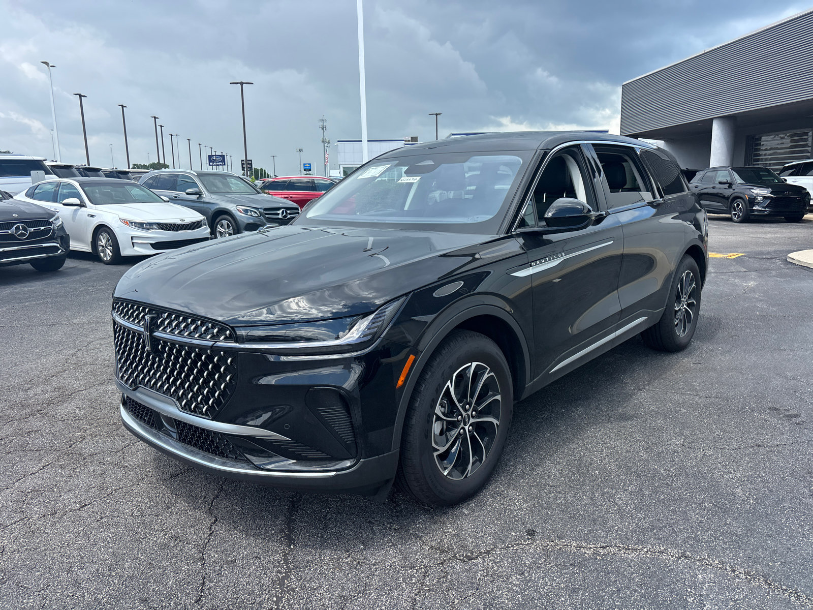 New 2026 Lincoln Nautilus Premier w/ Equipment Group 102A AWD/4WD image 3