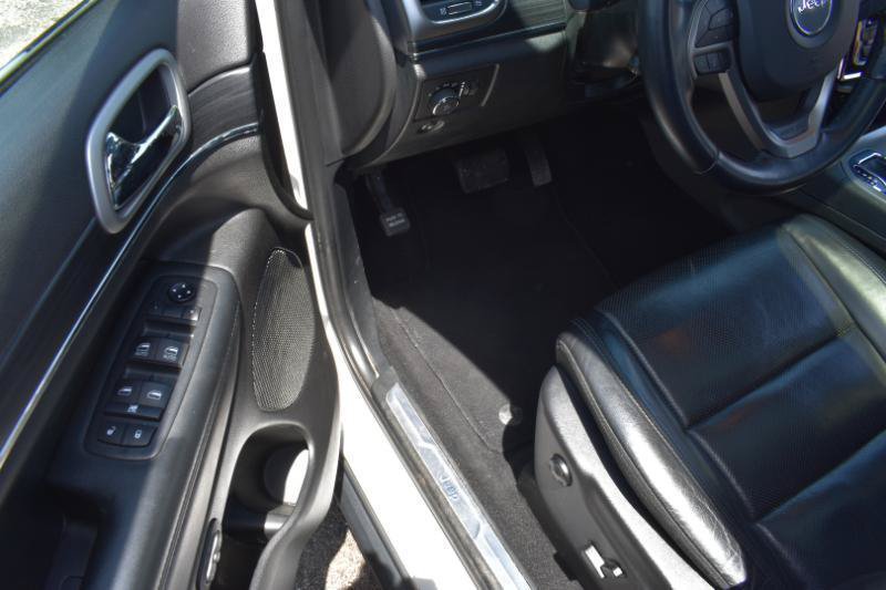 Used 2020 Jeep Grand Cherokee Limited w/ Luxury Group II AWD/4WD image 26