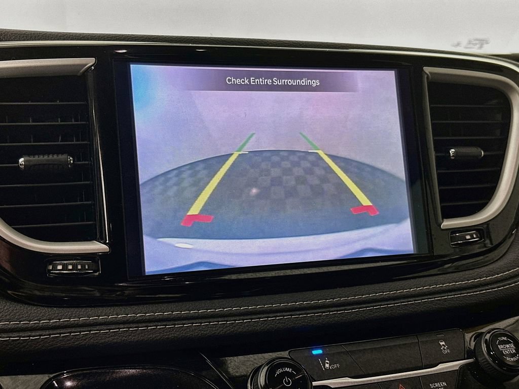 Certified 2022 Chrysler Pacifica Touring-L FWD image 18