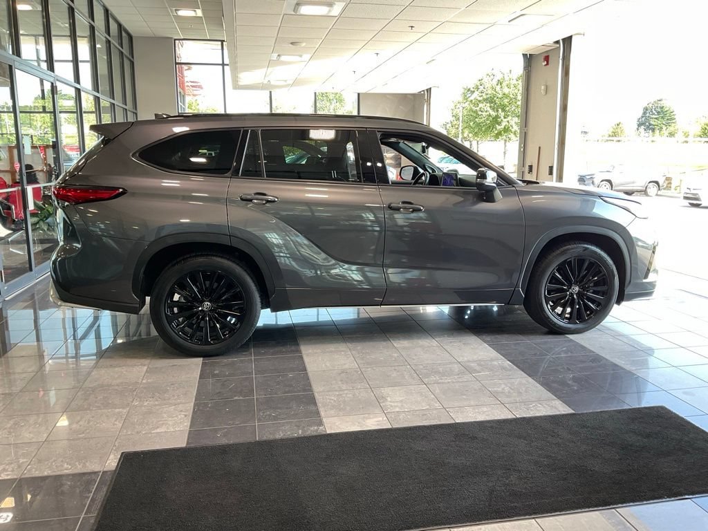 Used 2023 Toyota Highlander XSE AWD/4WD image 6