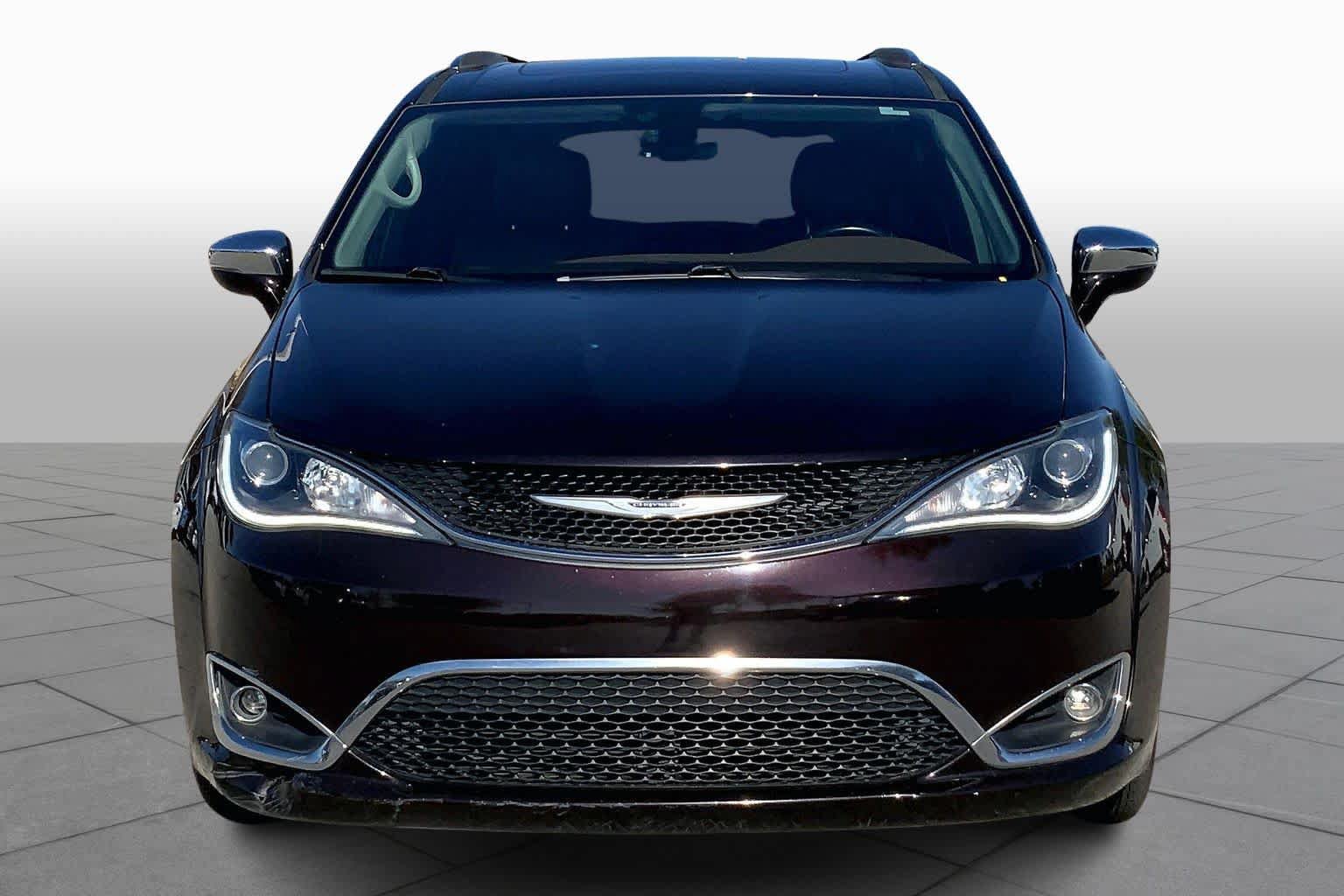 Used 2019 Chrysler Pacifica Limited FWD image 3