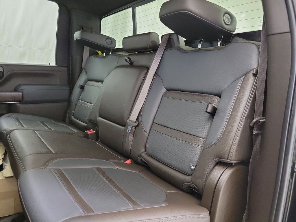 Certified 2022 GMC Sierra 2500 Denali w/ Denali Black Diamond Edition image 10