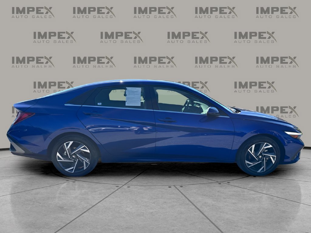 Used 2025 Hyundai Elantra SEL FWD image 6