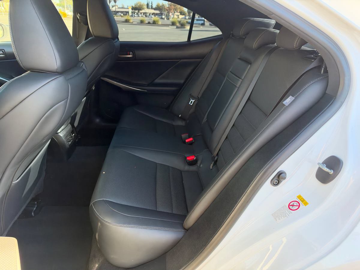 Used 2018 Lexus IS 300 F Sport RWD image 23
