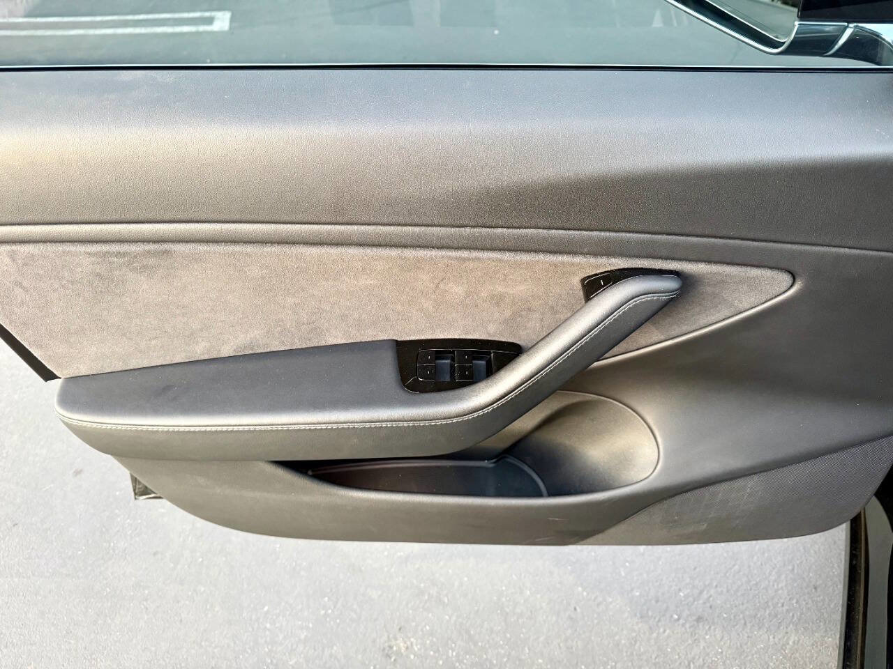 Used 2018 Tesla Model 3 Long Range RWD image 18