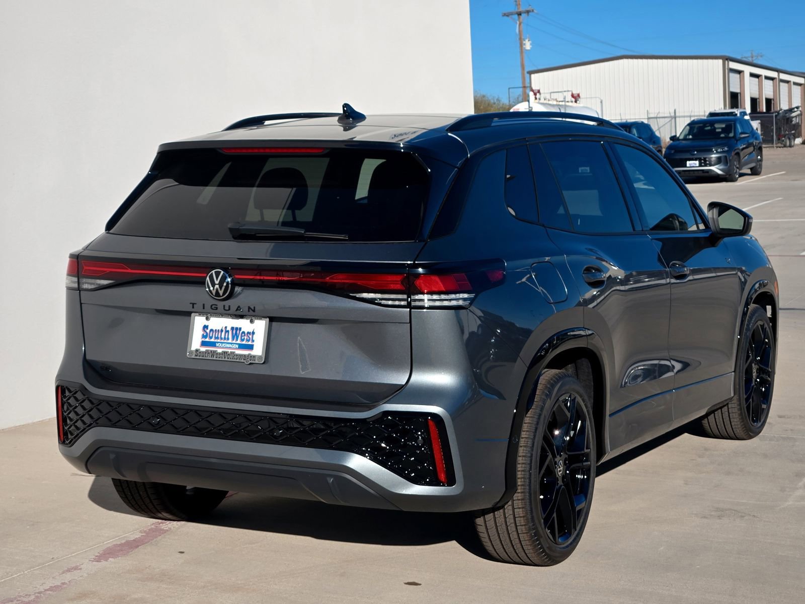 New 2026 Volkswagen Tiguan SE R-Line image 4