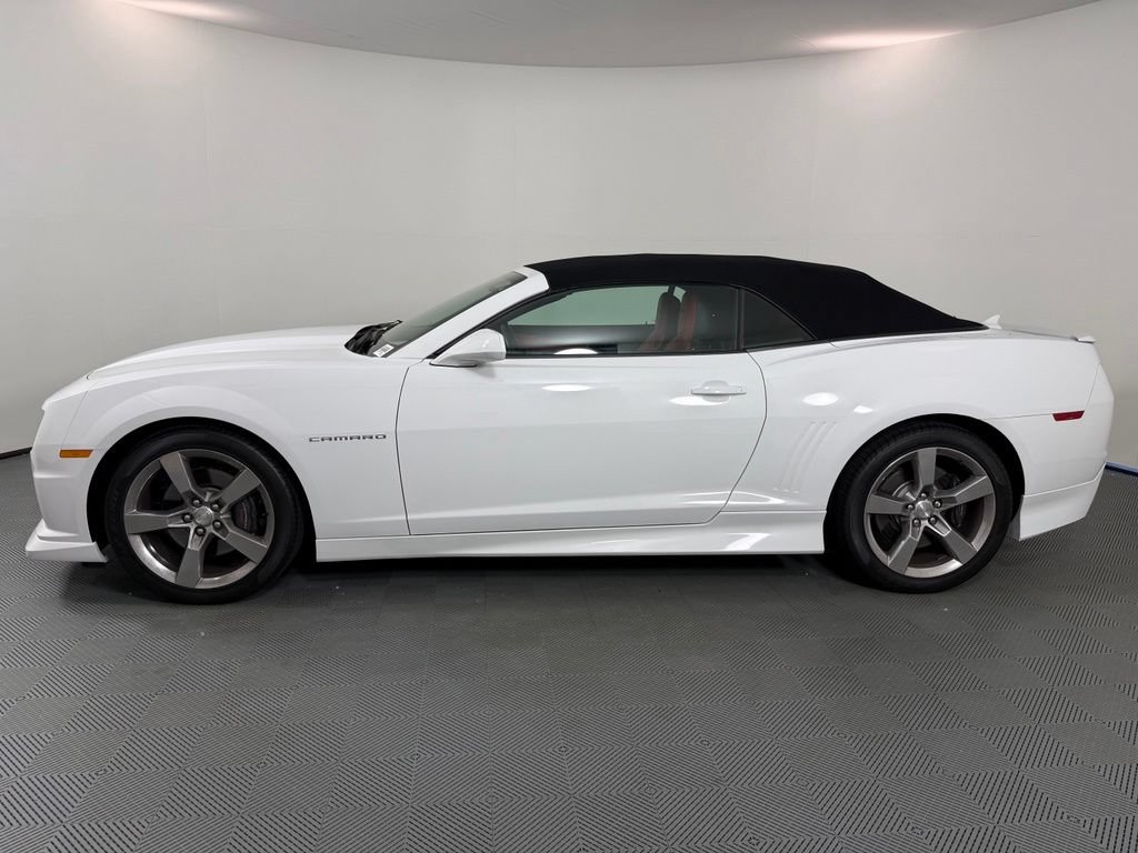 Used 2013 Chevrolet Camaro SS RWD image 2