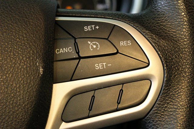 Used 2017 Jeep Cherokee Sport image 22