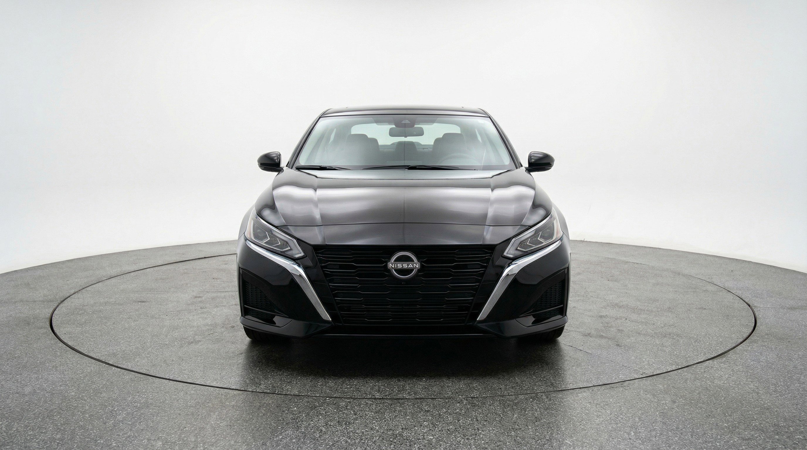 Used 2025 Nissan Altima 2.5 SV image 2