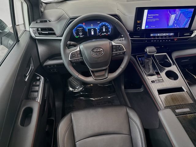Used 2025 Toyota Sienna XSE w/ XSE Plus Package image 23