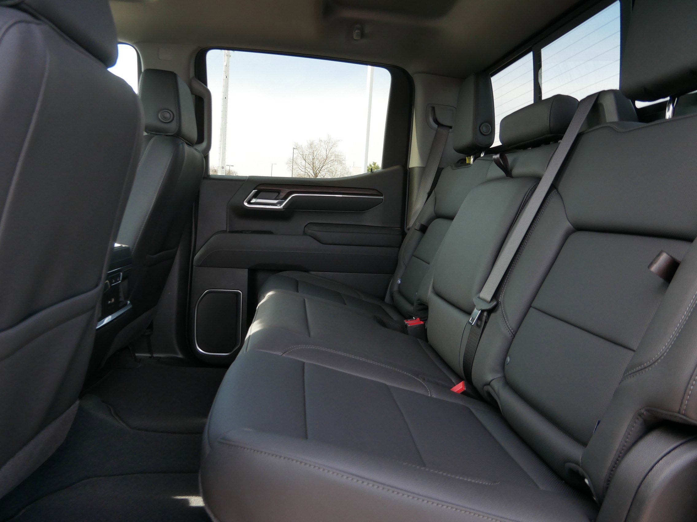 New 2026 GMC Sierra 1500 SLT w/ SLT Premium Plus Package AWD/4WD image 5