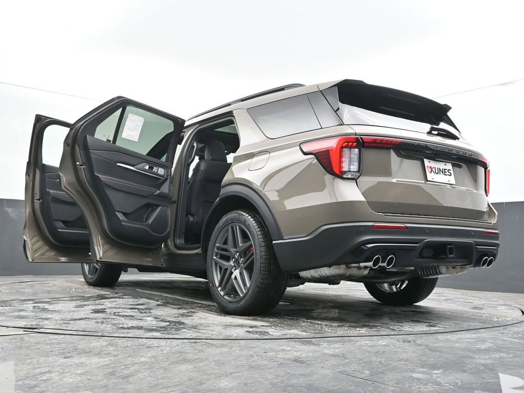 New 2026 Ford Explorer ST w/ Sun And Sound Package image 92