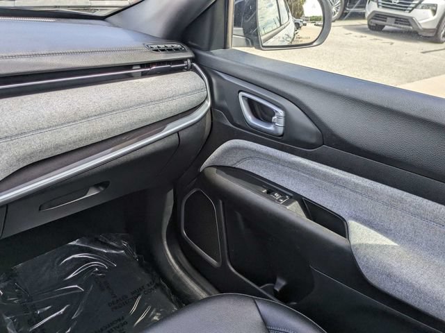 Used 2024 Jeep Compass Latitude w/ Altitude Special Edition AWD/4WD image 18