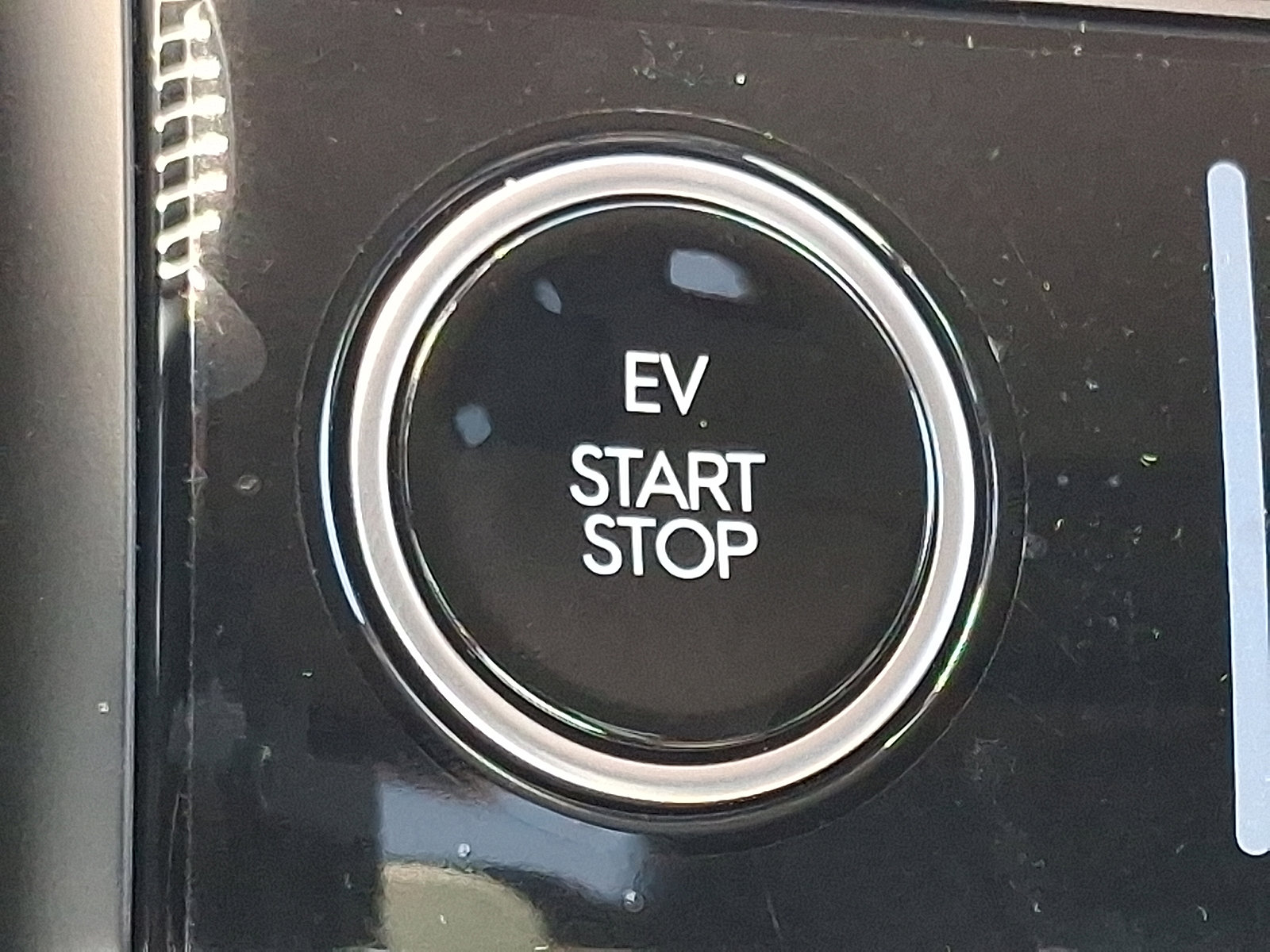 New 2025 Hyundai Ioniq 5 SE image 9