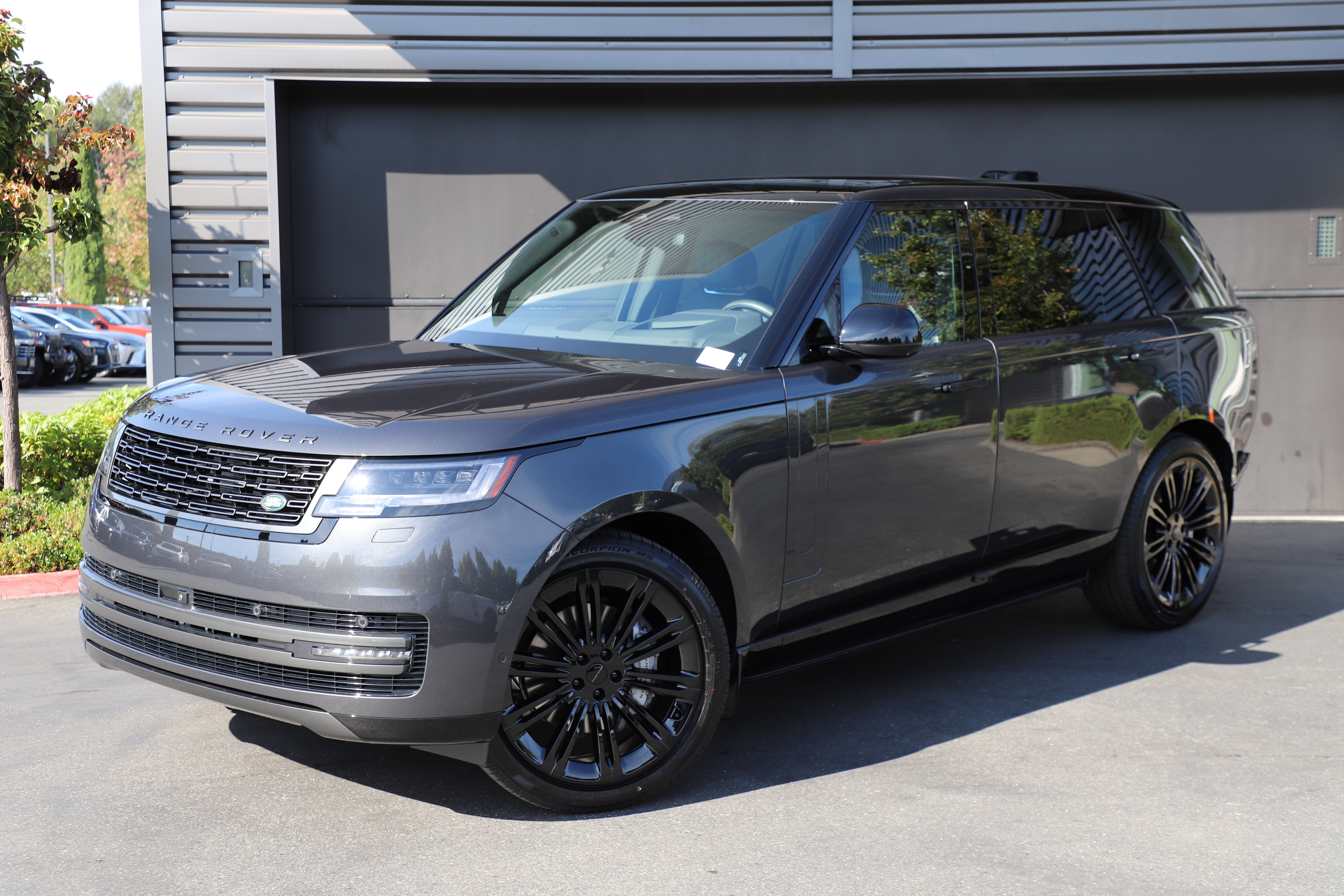 New 2026 Land Rover Range Rover Long Wheelbase SE AWD/4WD video 1