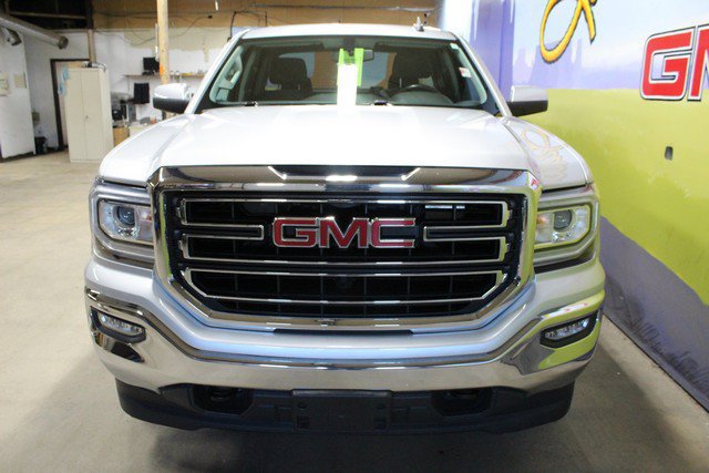 Used 2019 GMC Sierra 1500 SLE w/ SLE Value Package AWD/4WD image 2