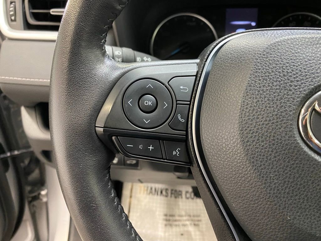 Used 2022 Toyota RAV4 XLE Premium image 29