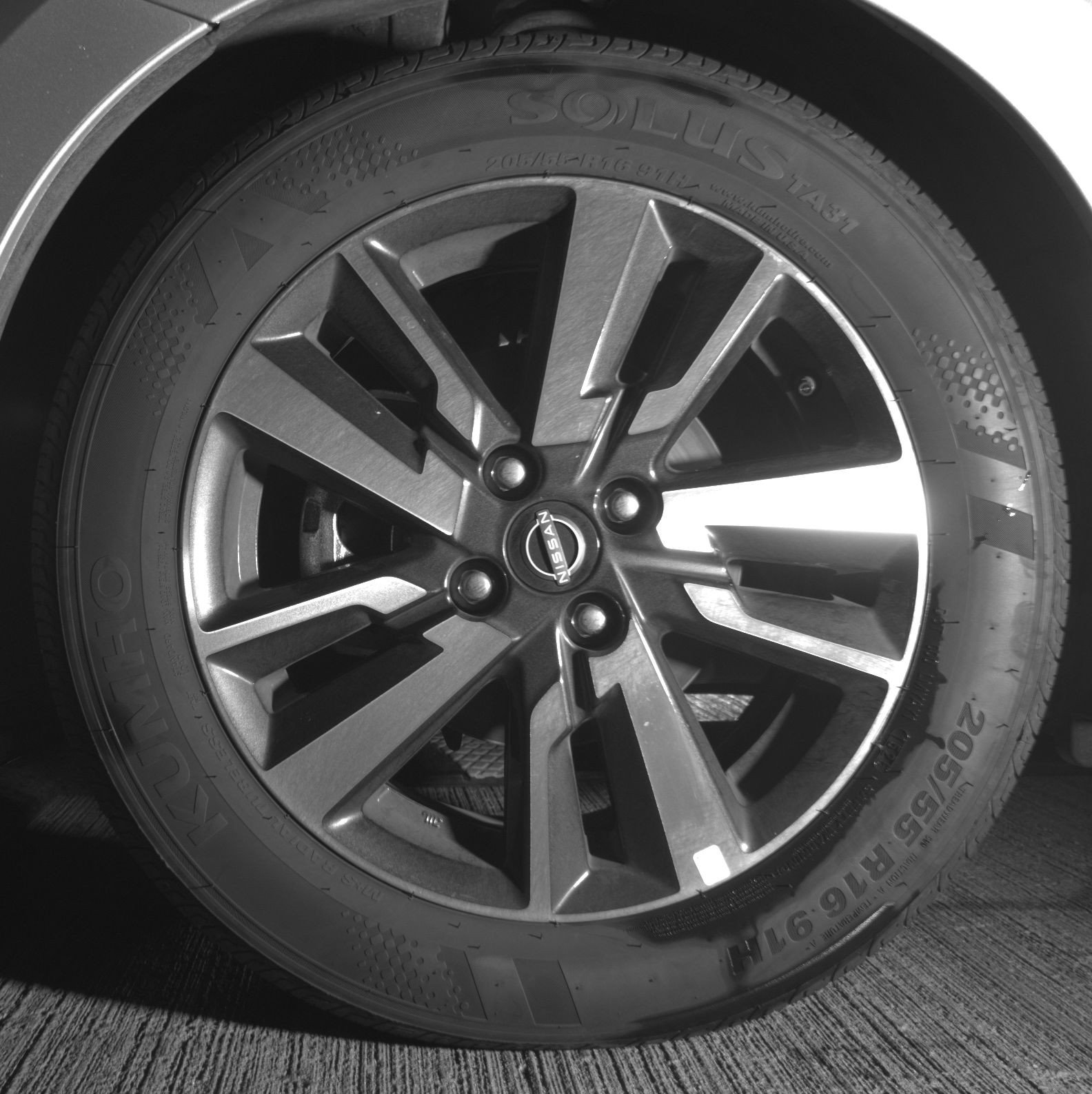 Used 2025 Nissan Versa SV image 12