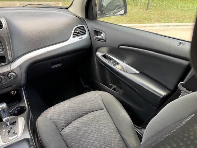 Used 2012 Dodge Journey SXT w/ Popular Equipment Group FWD image 23