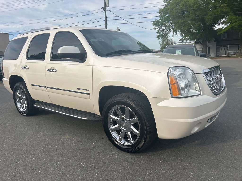 Used 2014 GMC Yukon Denali AWD/4WD image 3