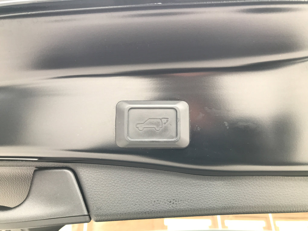 Certified 2022 Toyota RAV4 SE w/ Convenience Package image 28