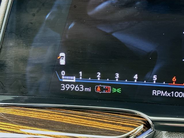 Certified 2023 Cadillac Escalade ESV Premium Luxury w/ LPO, Radiant Package image 13